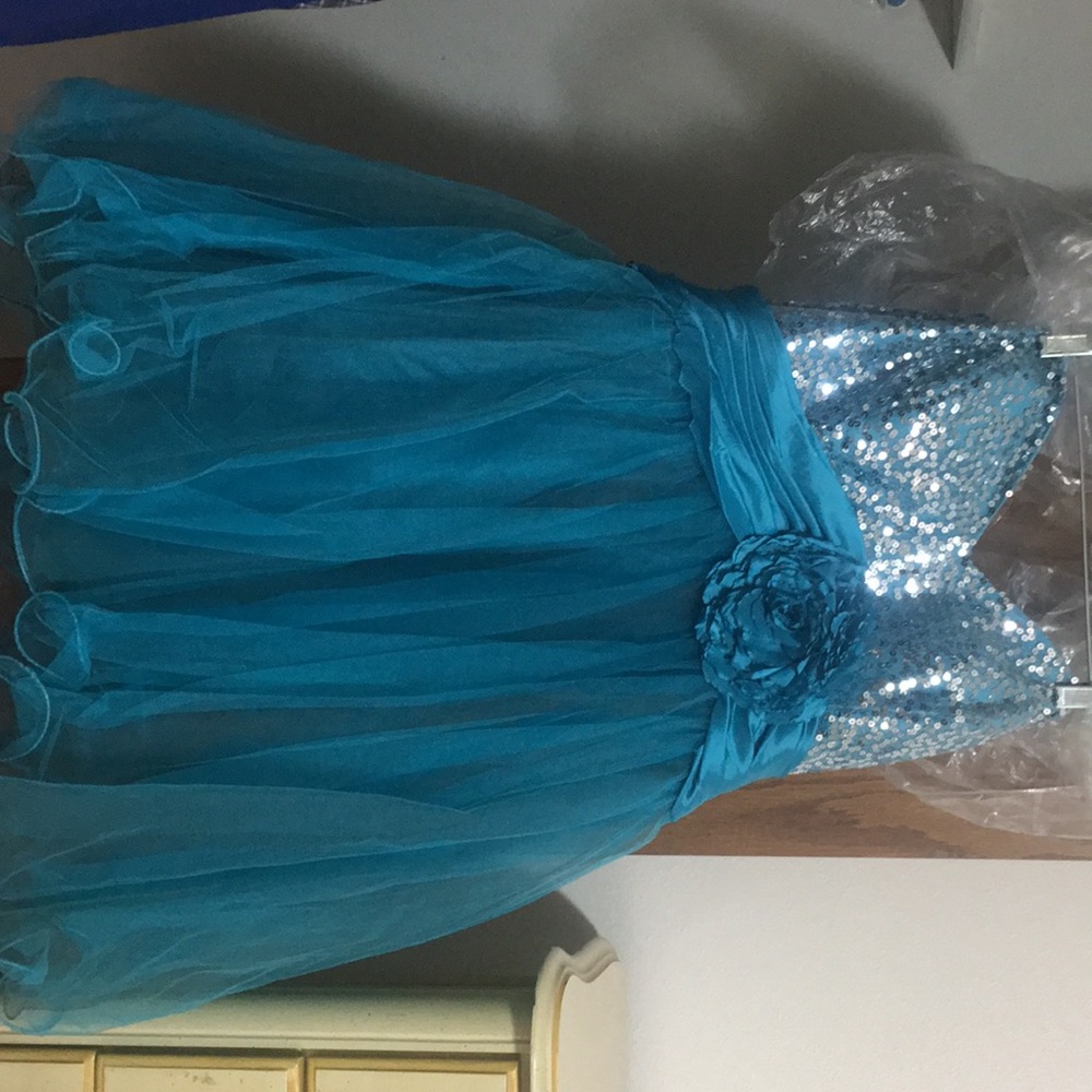 Short formal dress
